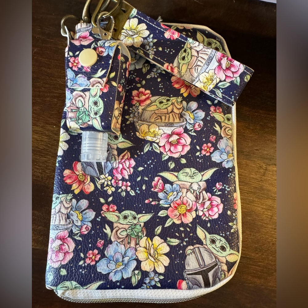 Floral Star Wars Grogu / Baby Yoda Wallet and Keychain - Picture 7 of 7